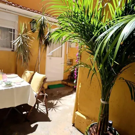 Appartement Center Balcony Patio 3